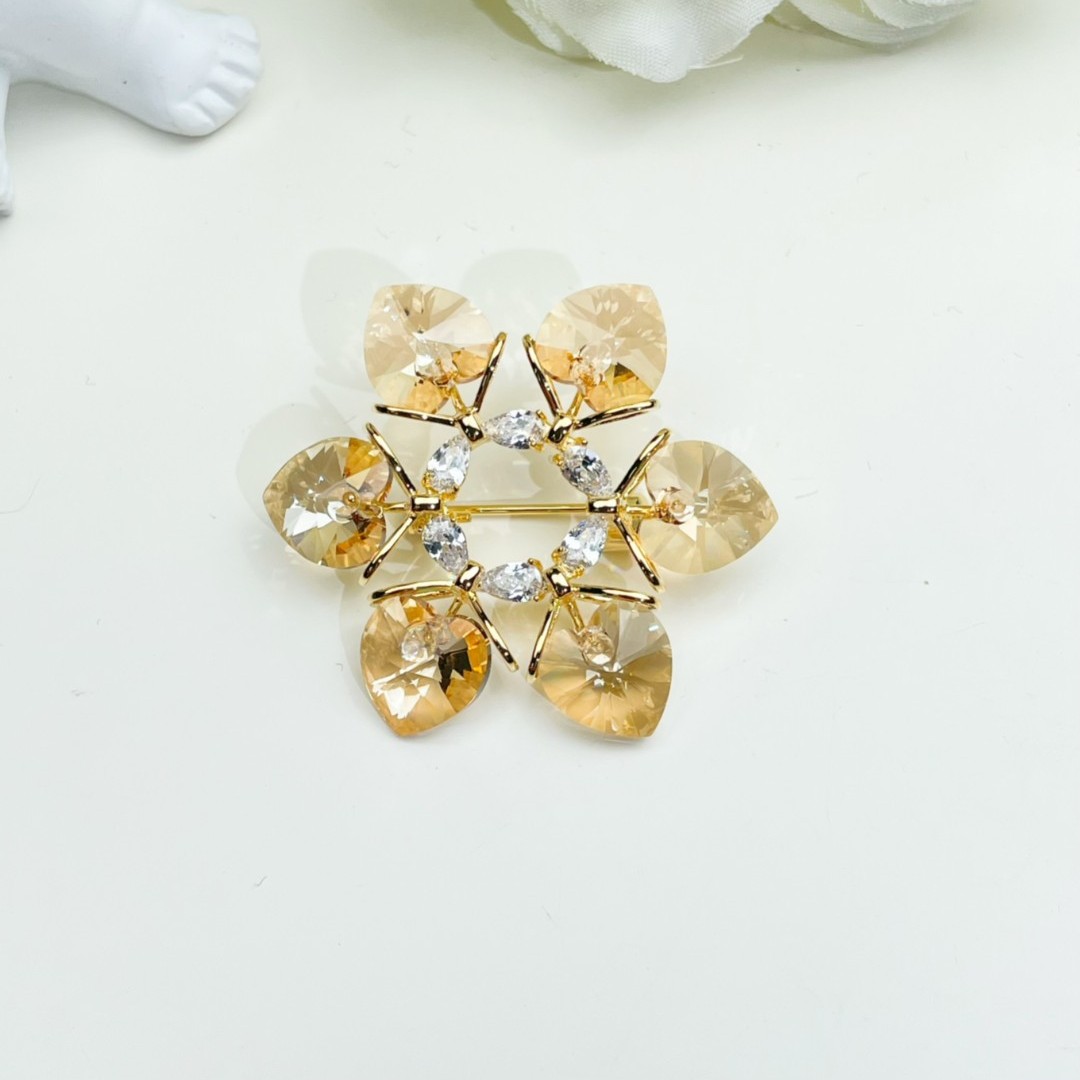 铜合金仿水晶胸针 HY1932香槟之冰爱心环胸针