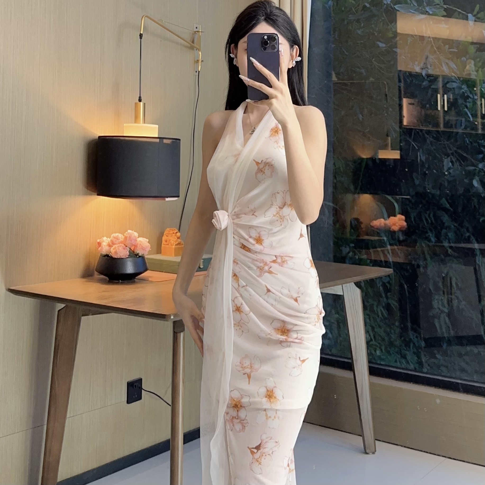 气质女人味轻奢挂脖无袖日暮晕昕显瘦包身性感时尚百搭开衩连衣裙