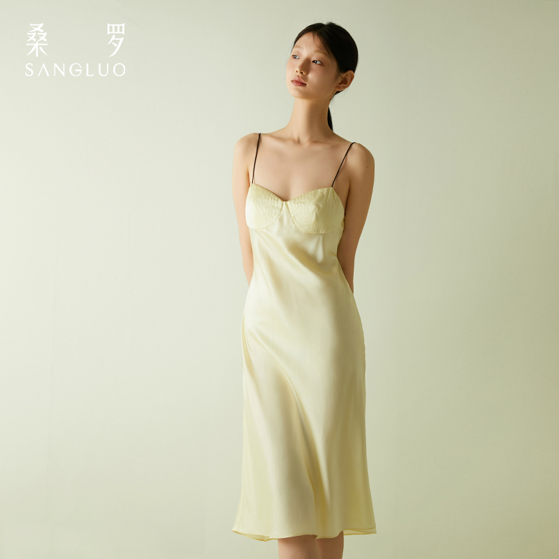 小固执』桑罗真丝带胸垫吊带裙甜美性感连衣裙可外穿睡裙03433205