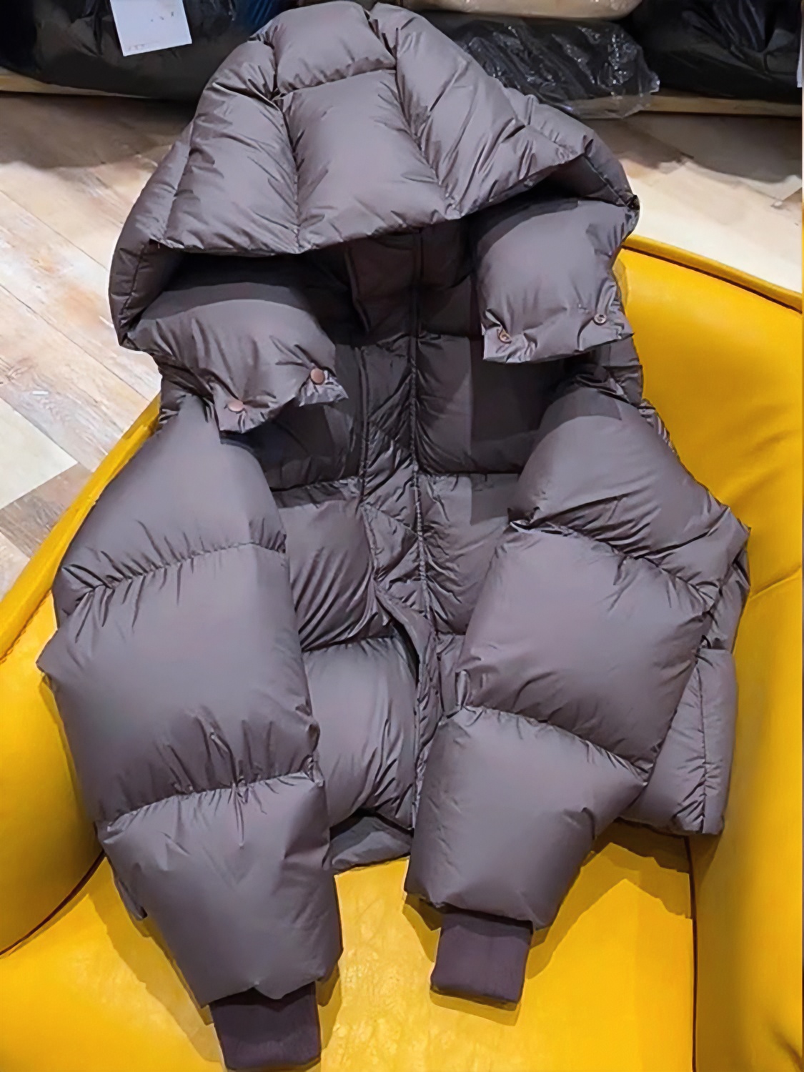 波司澄羽绒服欧洲站面包服外套小个子超好看轻薄短款连帽咖色羽绒