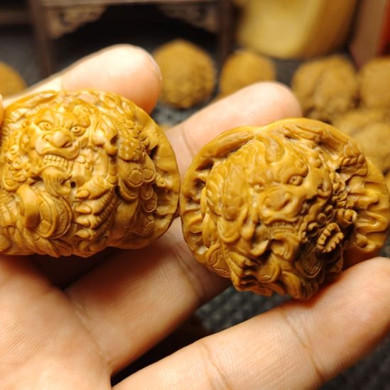 【闪购商品】文玩核桃把件叱***云