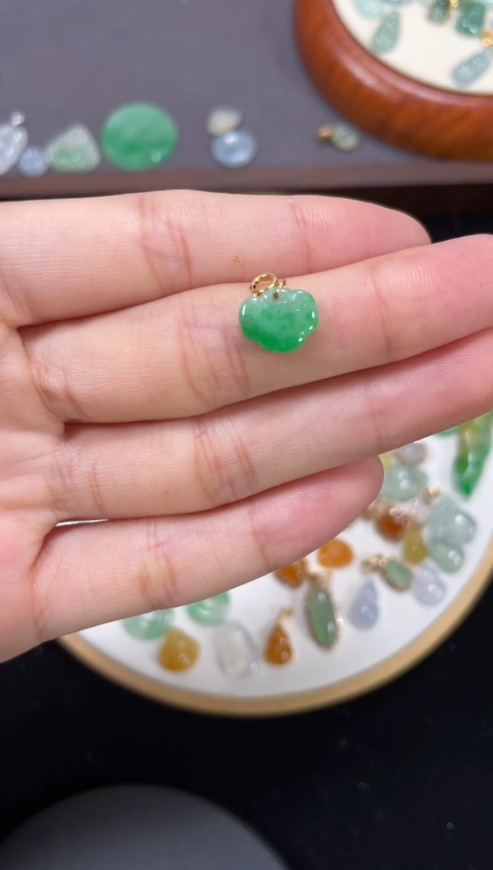 【闪购商品】翡翠吊坠(不含链)18K金镶嵌一个  JK101