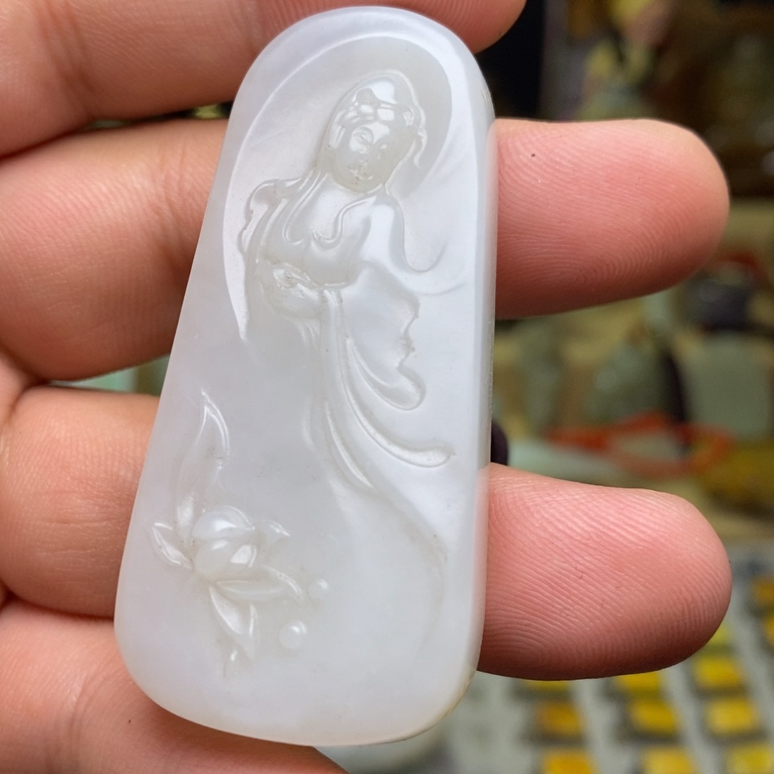 和田玉颈饰未镶嵌观音站