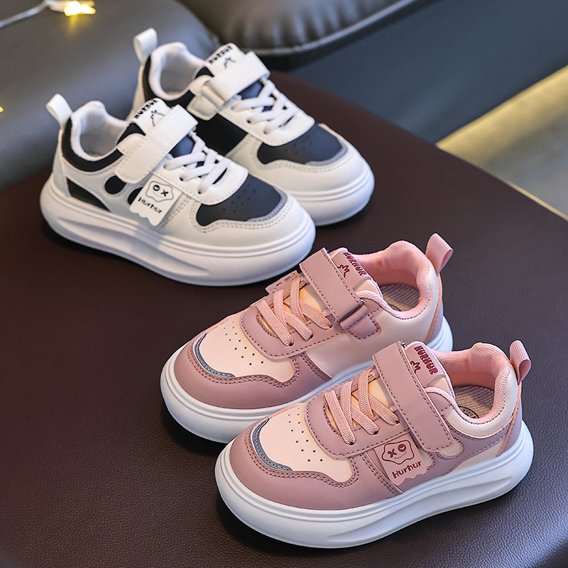 现货新款小黄鸭男童鞋子春秋女童皮面儿童板鞋防滑运动鞋潮鞋