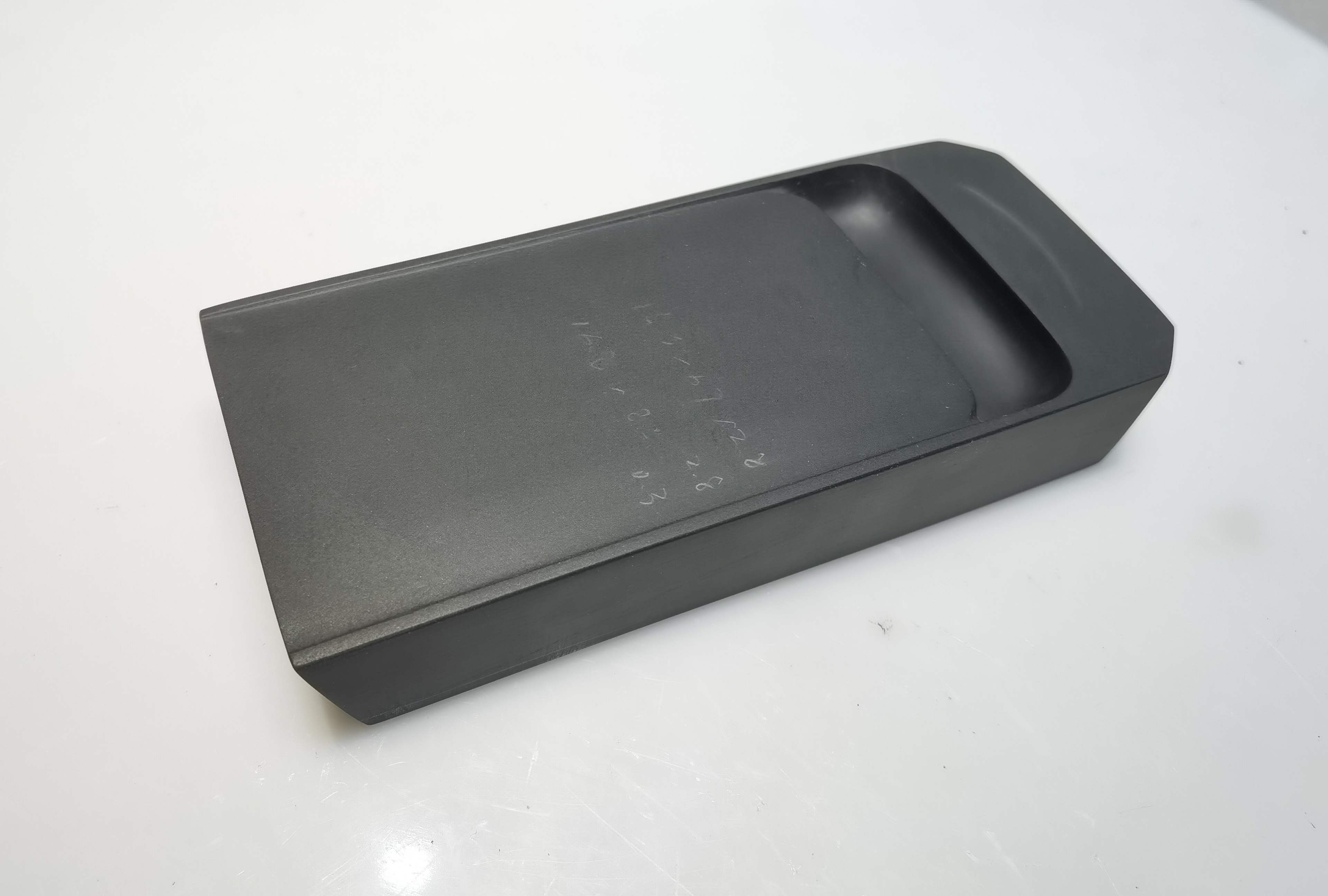 眉子上坑鱼籽纹抄手琴形砚