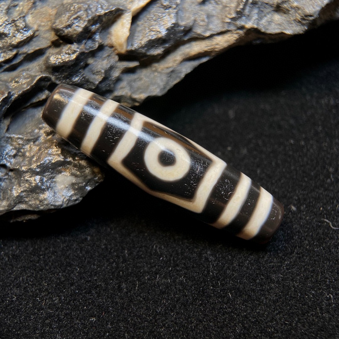 聚缘台湾工艺手工黑白三眼玛瑙吊坠，尺寸43.7*11.4mm