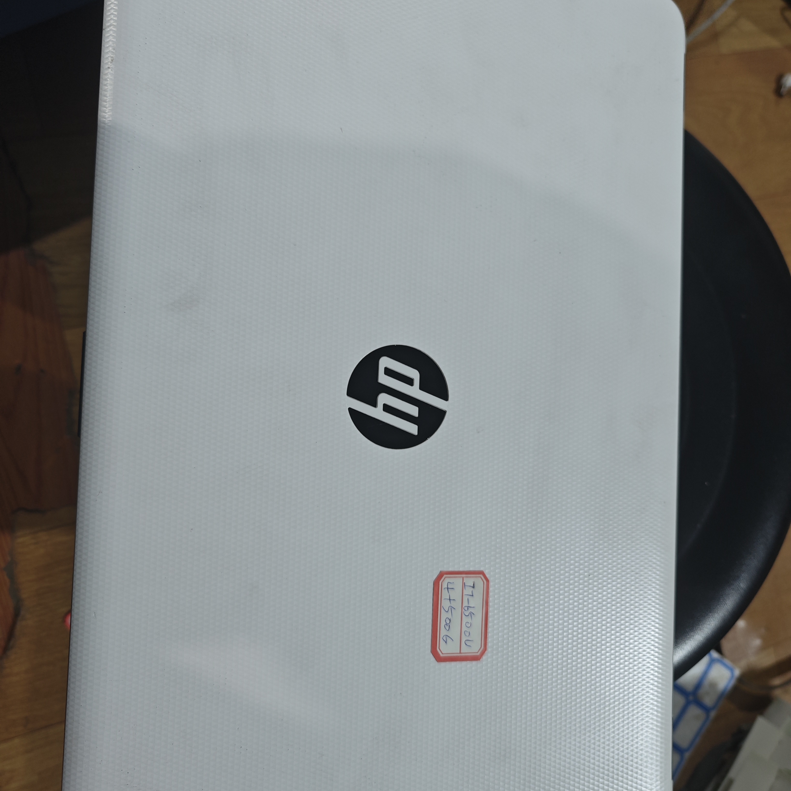 80新  3号惠普i7-6500u 4g+500g成色如图单机器带独立显卡高清口