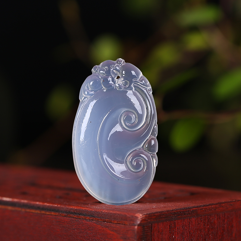 天然马达加斯玛瑙玉髓如意吊坠男女同款时尚饰品女士项链冰透坠子