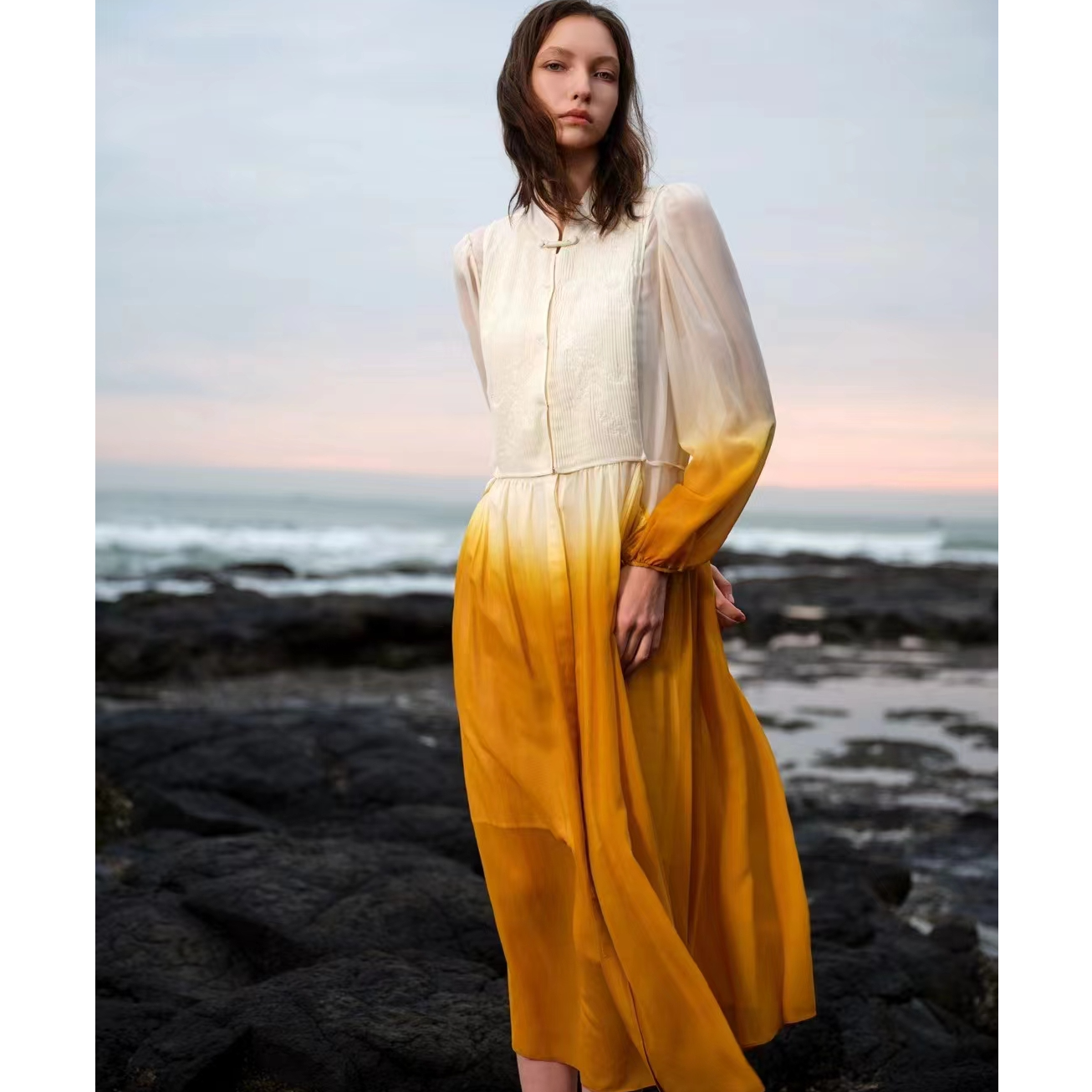 章海燕新中式重工刺绣夏季真丝气质连衣裙裙子中长款渐变盘L1083