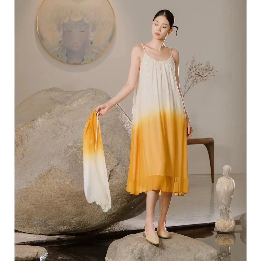 章海燕2024春夏款 渐变黄 桑蚕丝刺绣吊带裙 背心连衣裙L275