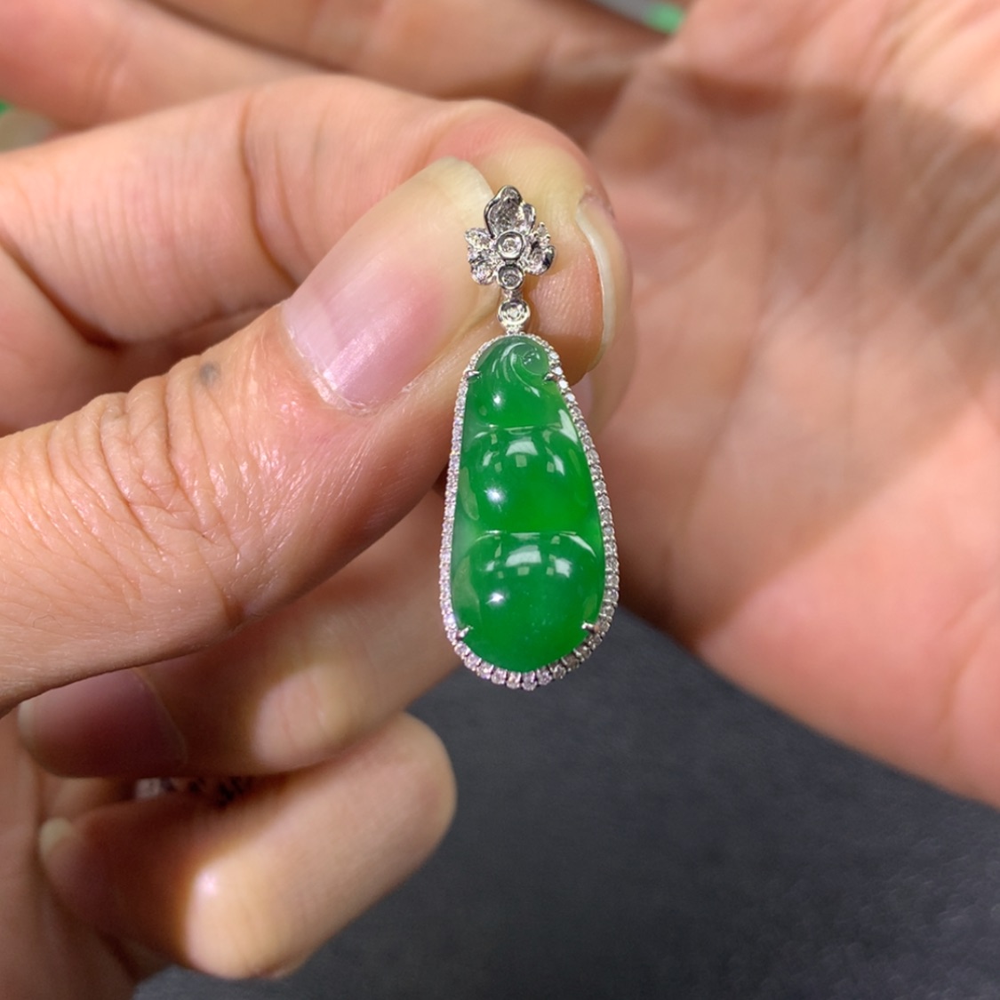 【闪购商品】翡翠颈饰18K金镶嵌