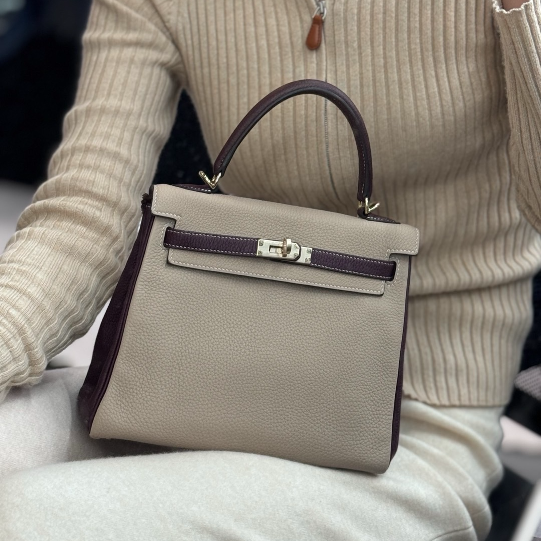 95新 Hermes/爱马仕 爱马仕Kelly25风衣灰拼酒红淡金扣togo皮D刻 