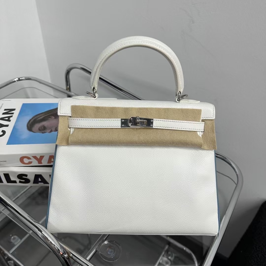 99新 Hermes/爱马仕  kelly25 纯白拼牛仔蓝 银扣 e皮 框I刻 