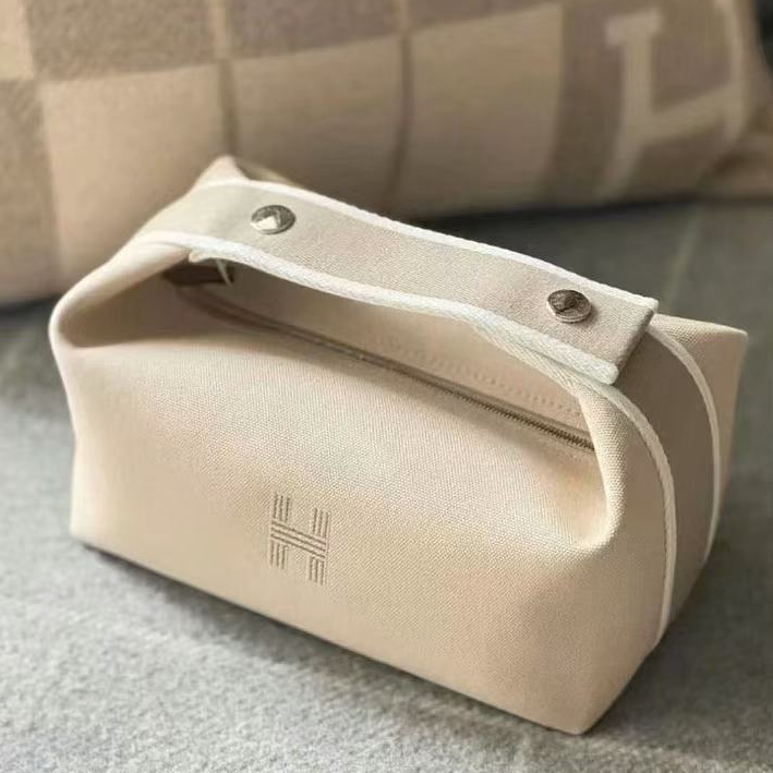 99新 Hermes/爱马仕 hermes 米色银扣帆布饭盒包