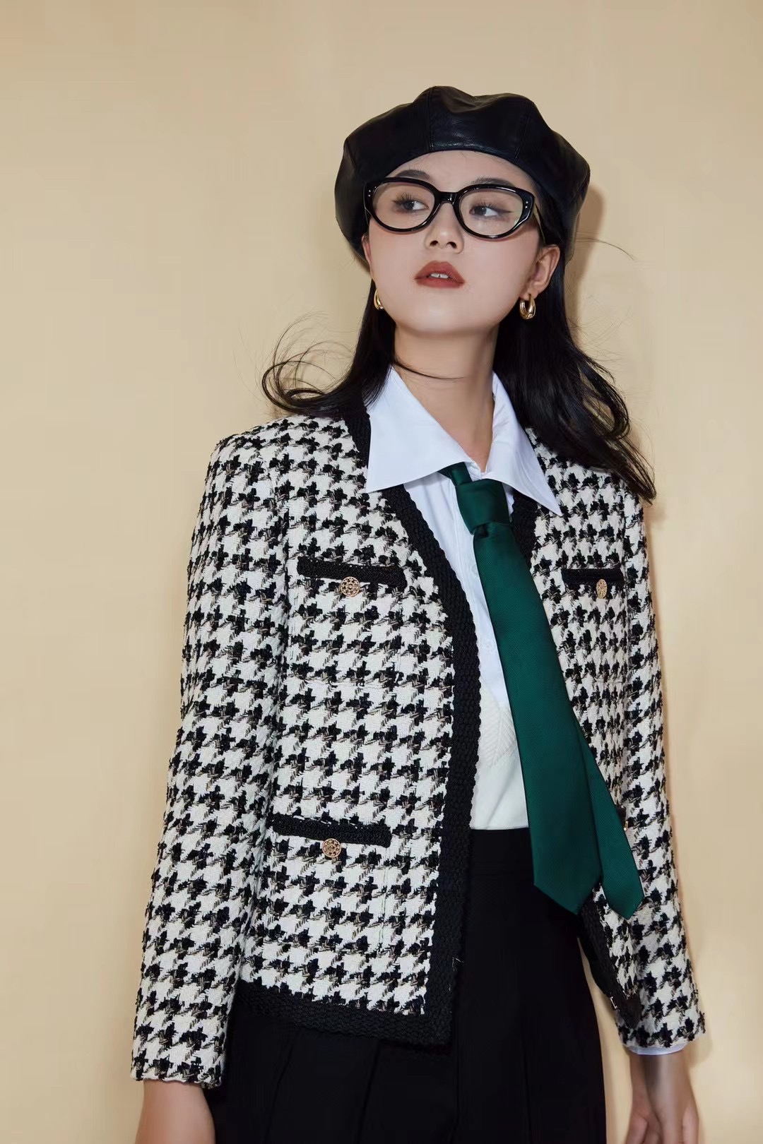 姚领YAOLY经典小香风外套 特种纱线的千鸟格面料 低圆领设计 