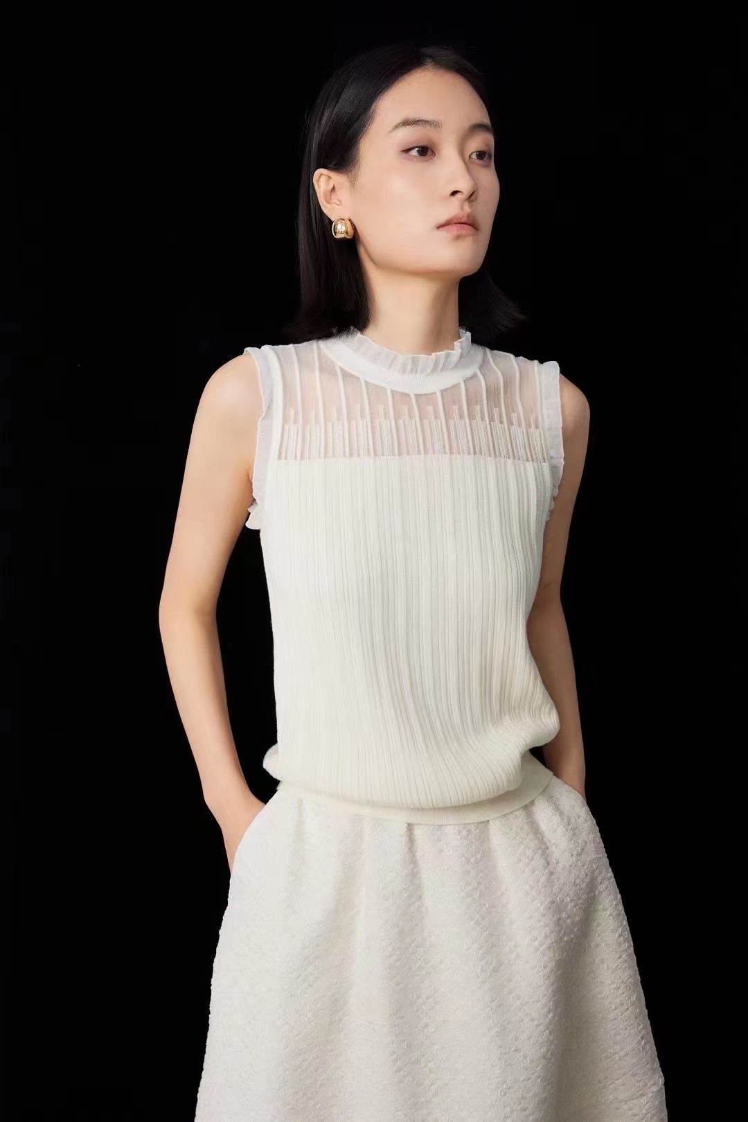 姚领YAOLY蕾丝拼接木耳边白色针织背心