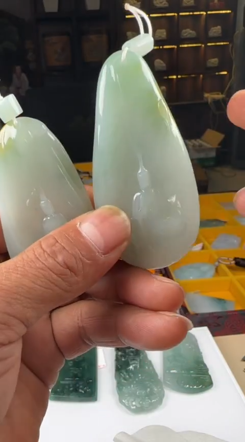 【闪购商品】翡翠挂件未镶嵌翡翠挂件一对