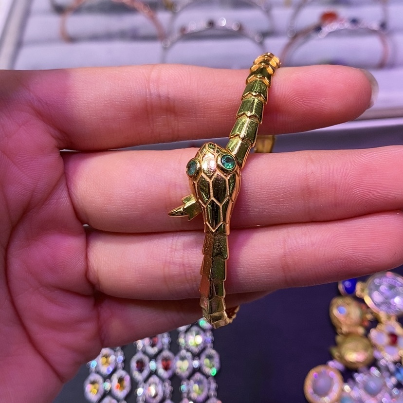 【闪购商品】水晶吊坠(不含链)银S925镶嵌国****员130