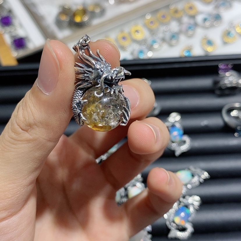 【闪购商品】水晶戒指银S925镶嵌芝****?