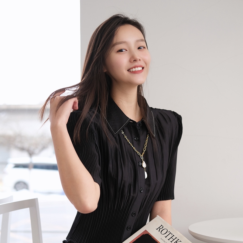 EP YAYING雅莹女装 质感压褶显瘦截短廓形衬衫 新款2199Z