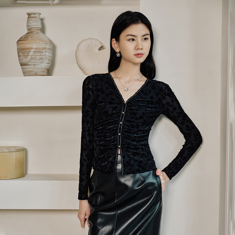 【蓝标】EP雅莹女装 弹力丝绒烧花V领打底衫 秋冬新款5505B