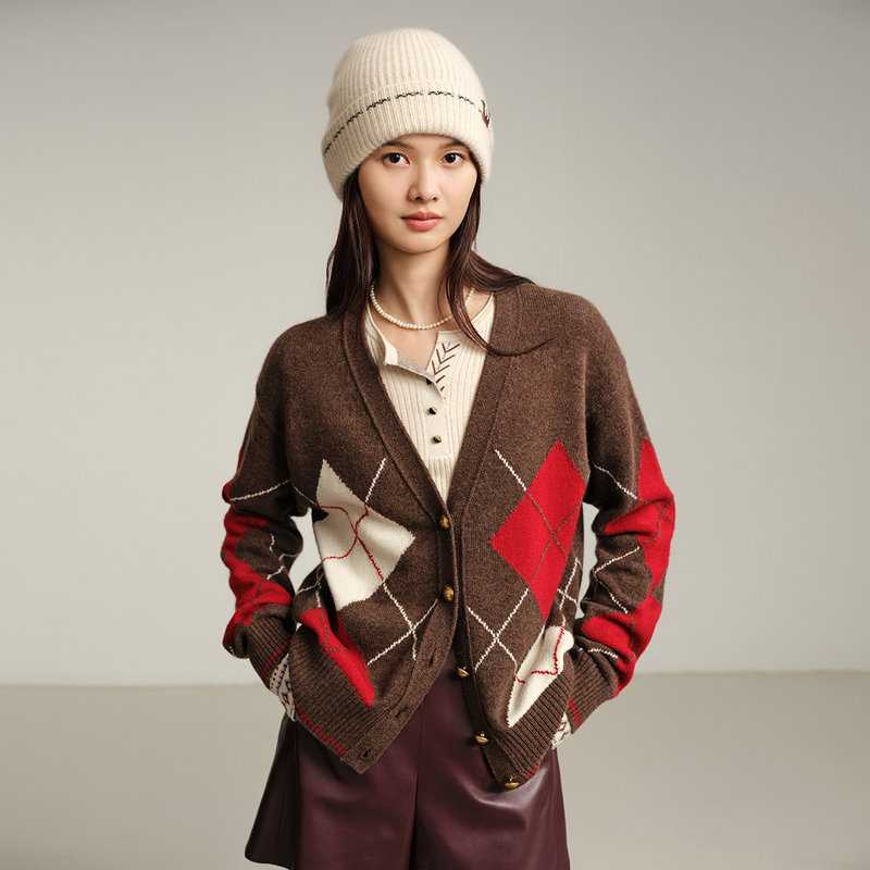 EP雅莹女装 牦牛绒羊毛撞色嵌花针织开衫毛衣 秋冬新款9101A