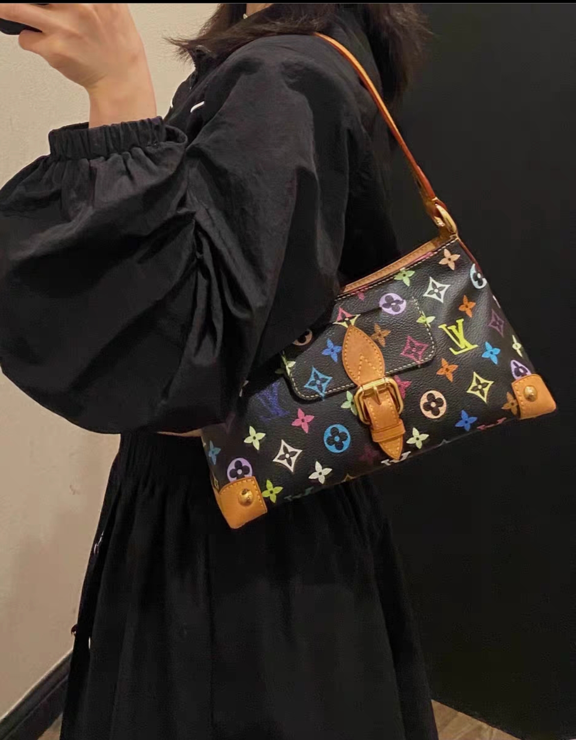 95新 LouisVuitton/路易威登 黑三彩牛角单肩包(全原)