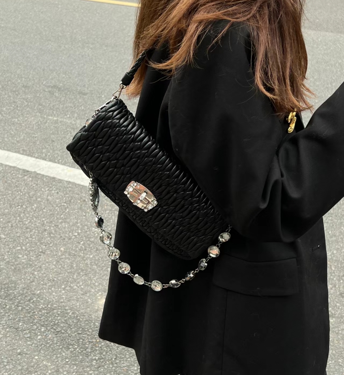 95新 MIU MIU/缪缪 中号黑银羊皮宝石单肩包