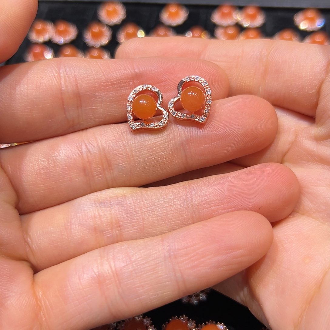 南红玛瑙耳饰未镶嵌