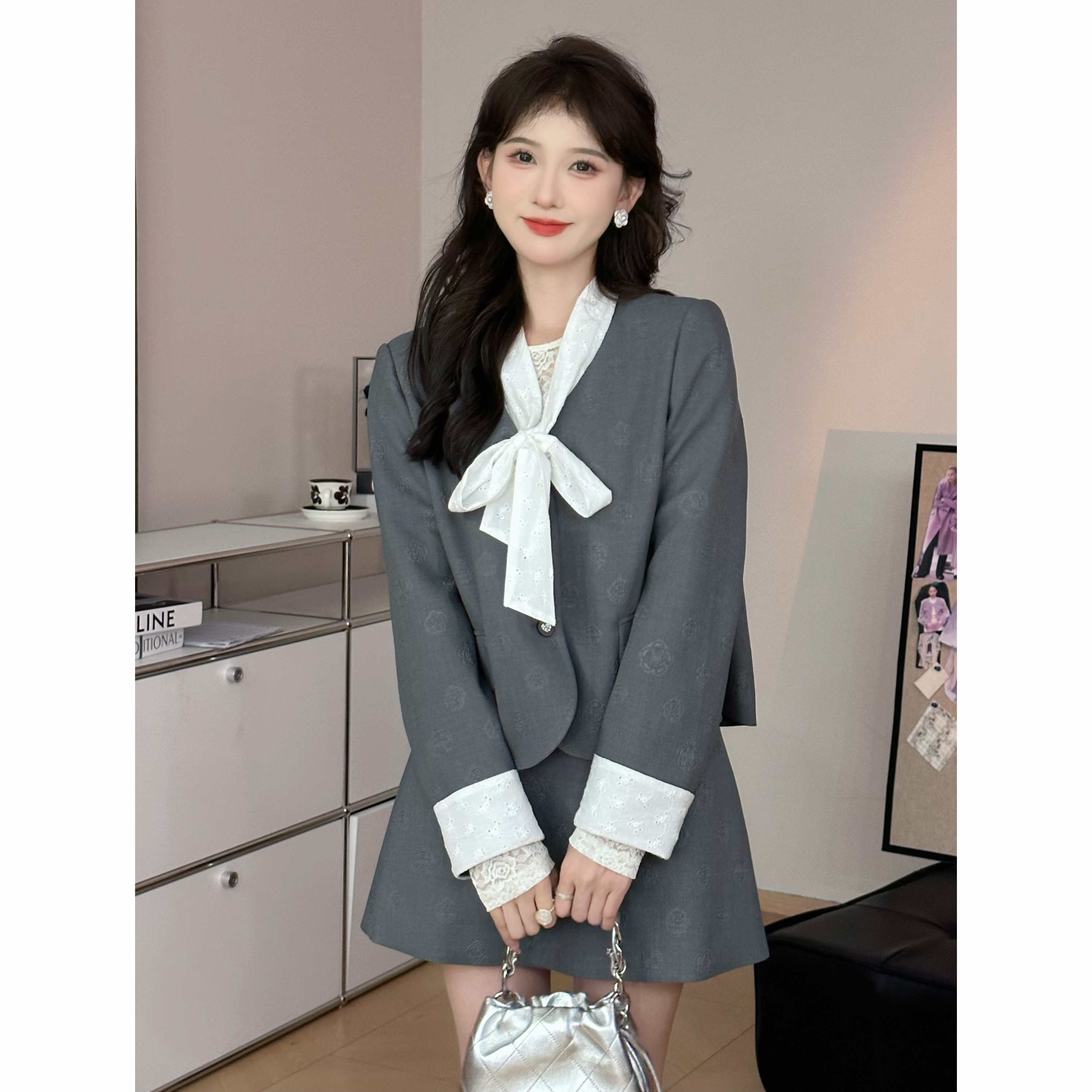 SHAOE清仓专场【灰序山茶】时尚套装灰色法式重工压花上衣搭配半