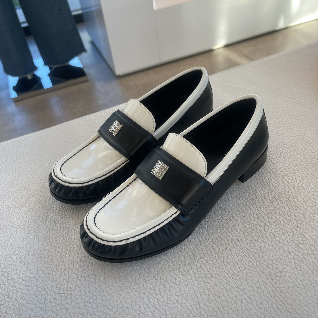 全新未使用 Givenchy/纪梵希 /七七/女士单鞋
