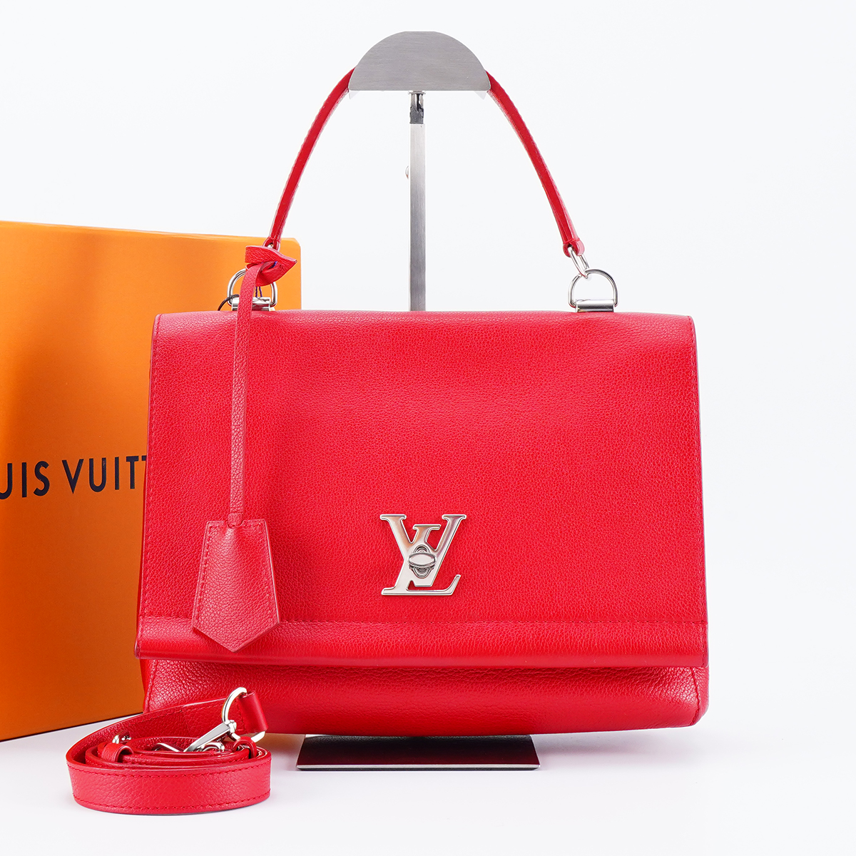 95新   LV  lock me中号包红色/BG22018086