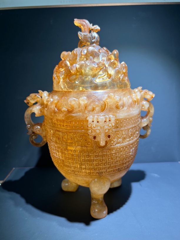 水晶的大熏炉，复古，未镶嵌，精雕，纯手工雕刻，器型大气时尚