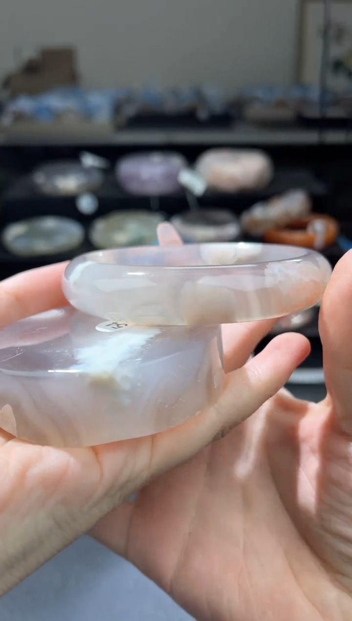 【闪购商品】石英质玉手镯未镶嵌（54）63