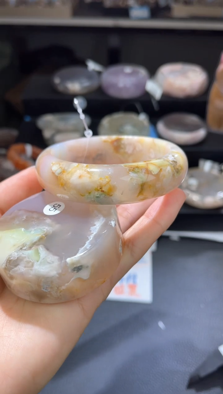 【闪购商品】石英质玉手镯未镶嵌（55）59.2