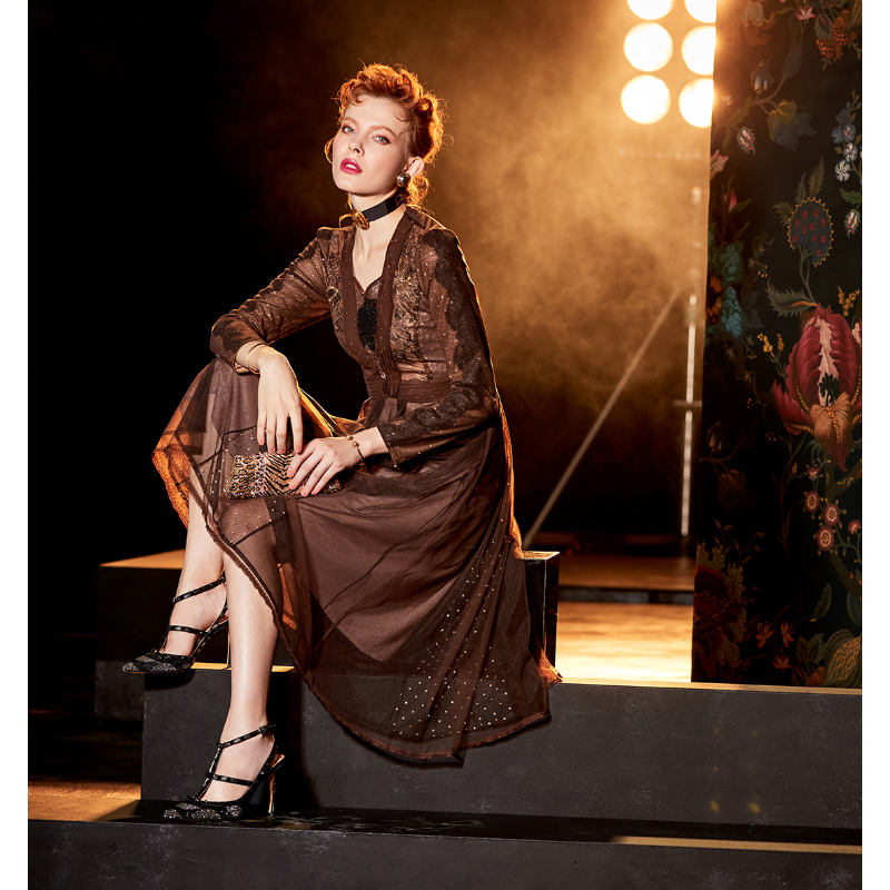  秋冬新款洋气时尚休闲连衣裙 伊2620F