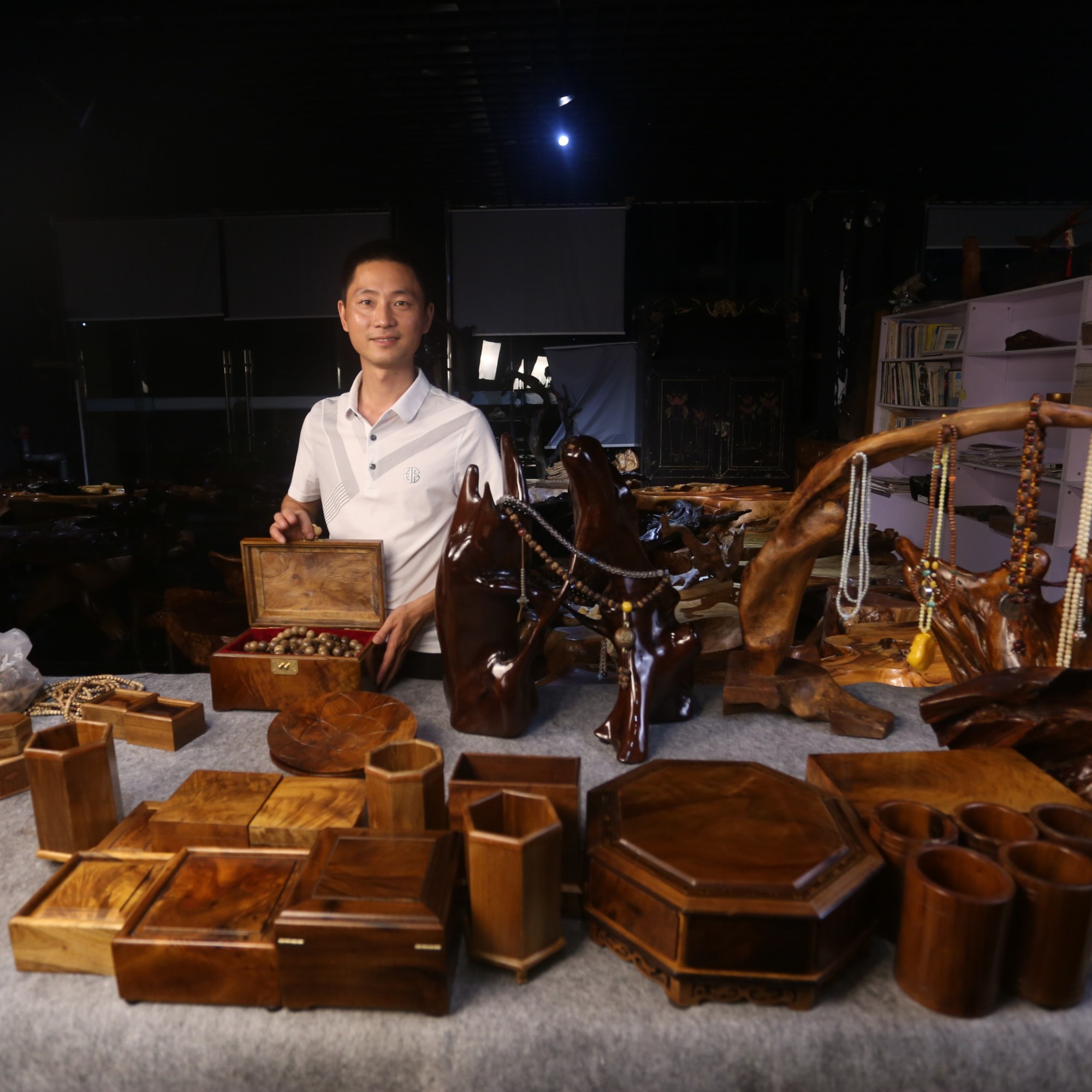 【临时链接截图为准】楠木阴沉木木材摆件乌木首饰盒笔筒木盒