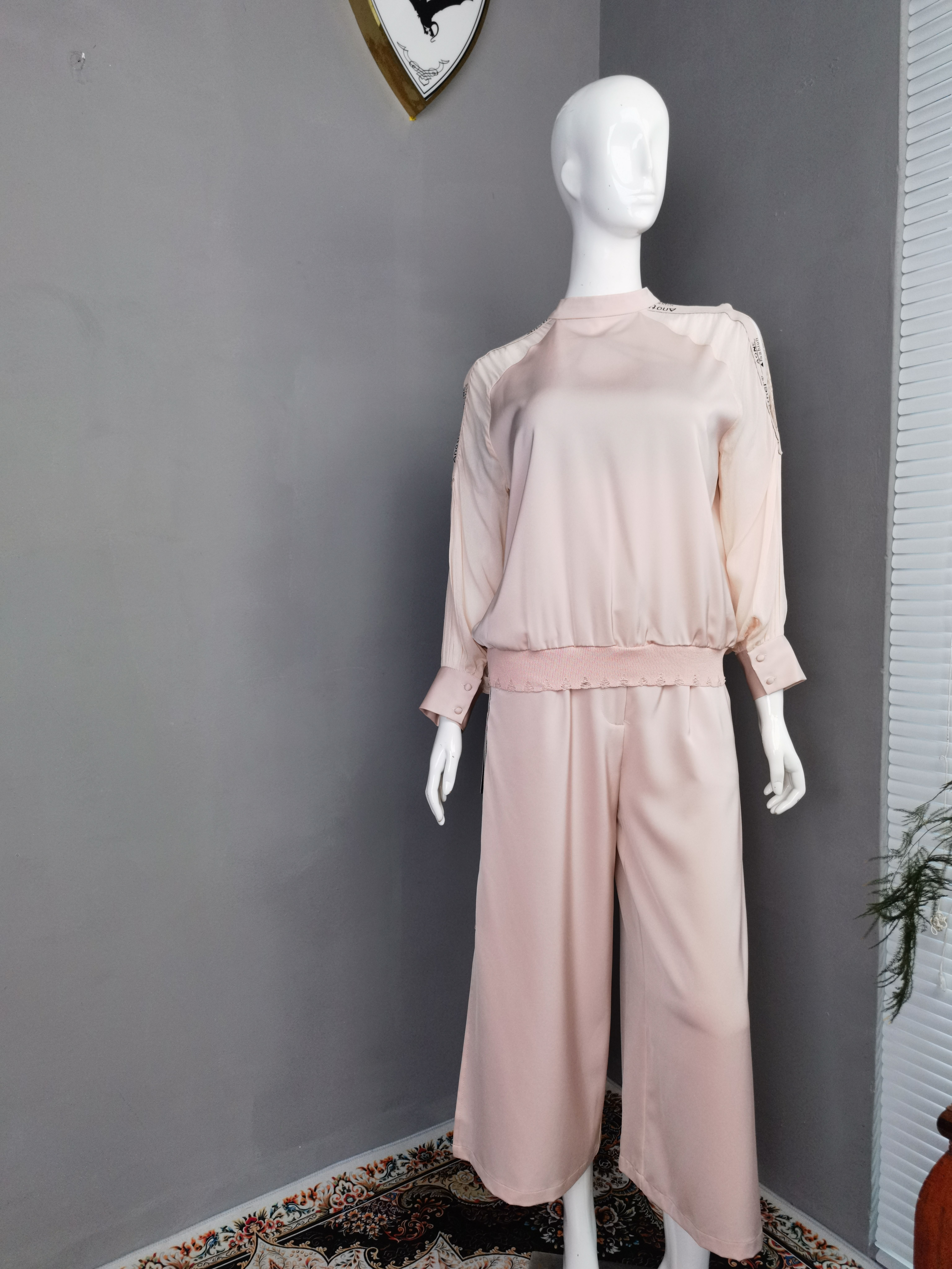 时尚罗纹粉色露肩膀字母立领开叉运动夏季休闲套装宽松气质女士