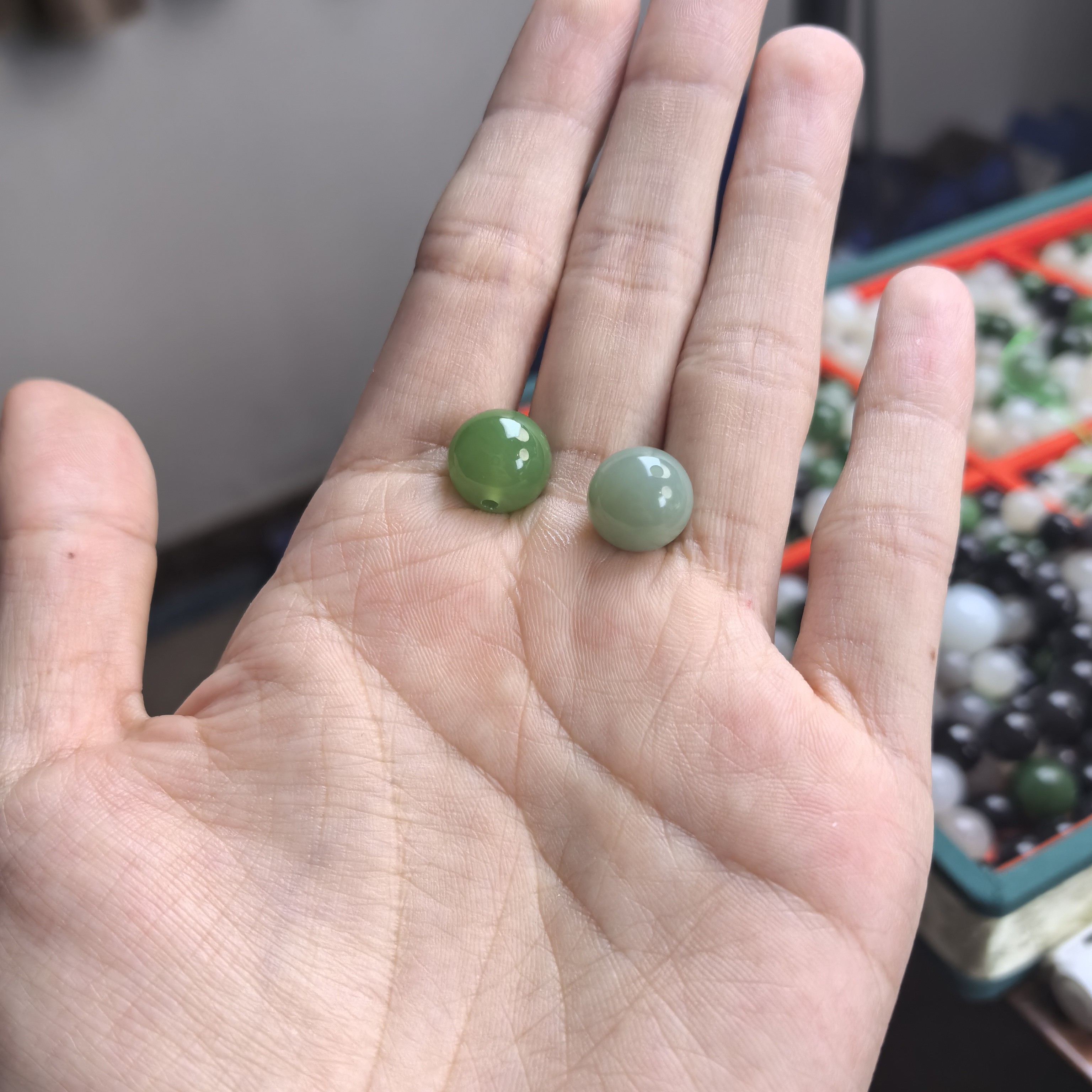 和田玉翠青粉青卡12两颗