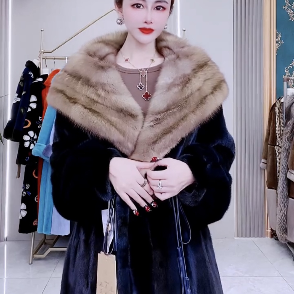 220015皇家贵夫人水貂冬季女士新款皮草大衣外套L-衣长120cm