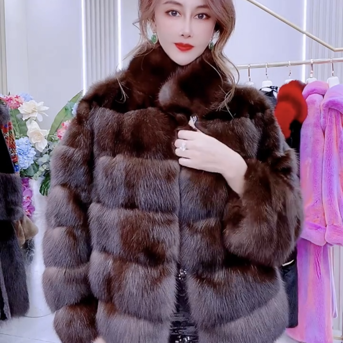 2170皇家贵夫人冬季新款时尚高端黑金色女款上衣Z-衣长60cm