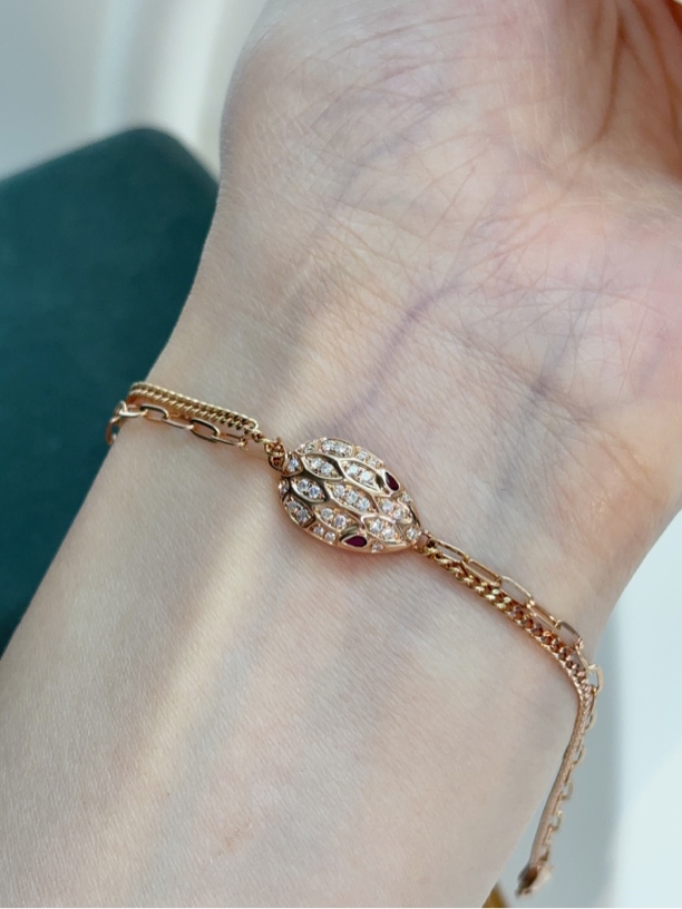 轻奢精致百搭镶嵌灵动气质时尚金色蛇形手链