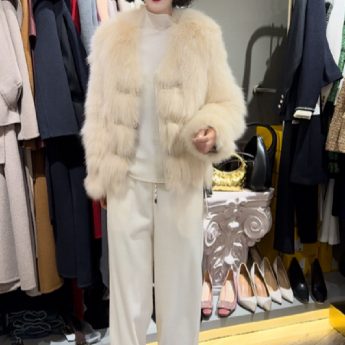 芭乐珂冬季狐狸毛外套24628