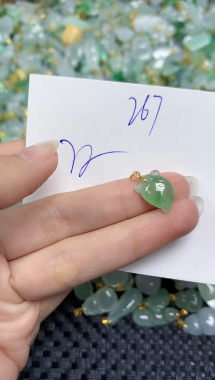 【闪购商品】翡翠颈饰18K金镶嵌天然绚甸A货翡翠