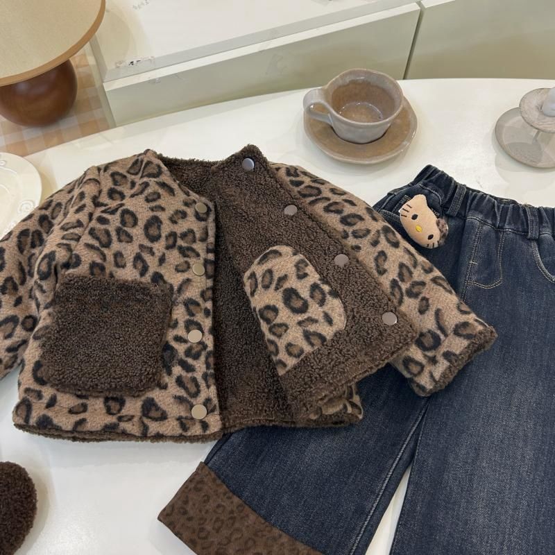 女童豹纹毛毛衣外套2025秋冬新款洋气女宝宝加绒牛仔裤两件套冬装