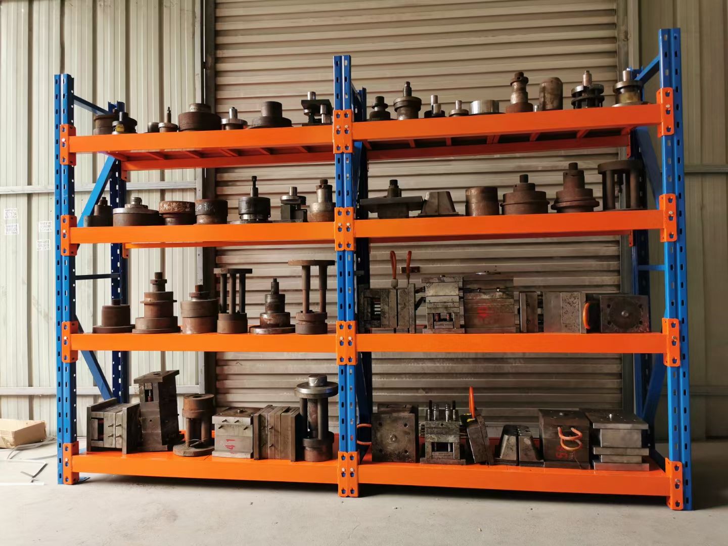 次重型模具架 放水涨模具 冲压模具 铁块 螺丝