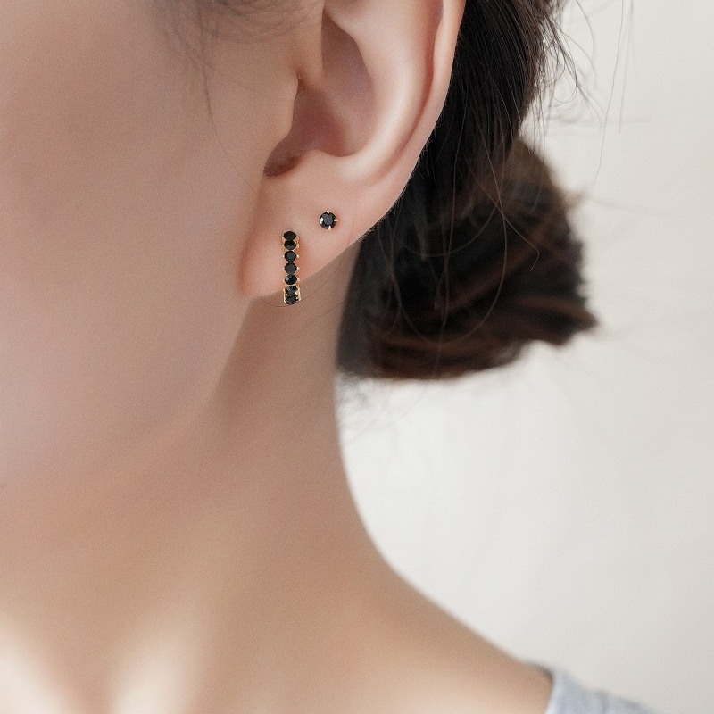 铜合金合成锆石耳饰 黑色耳环女4件套耳钉耳圈2024新款耳饰高级感
