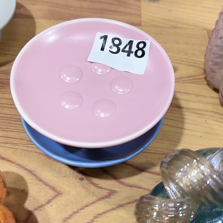 1848两只陶瓷皂盒家悦美居花瓶摆件
