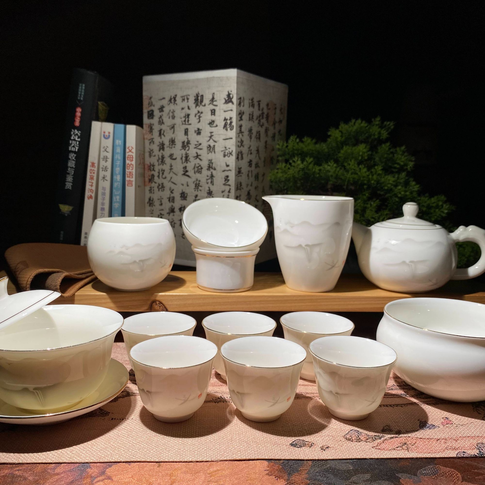 水墨远山羊脂玉瓷冰种茶具套装高档家用简约主人杯描金瓷盖碗手工