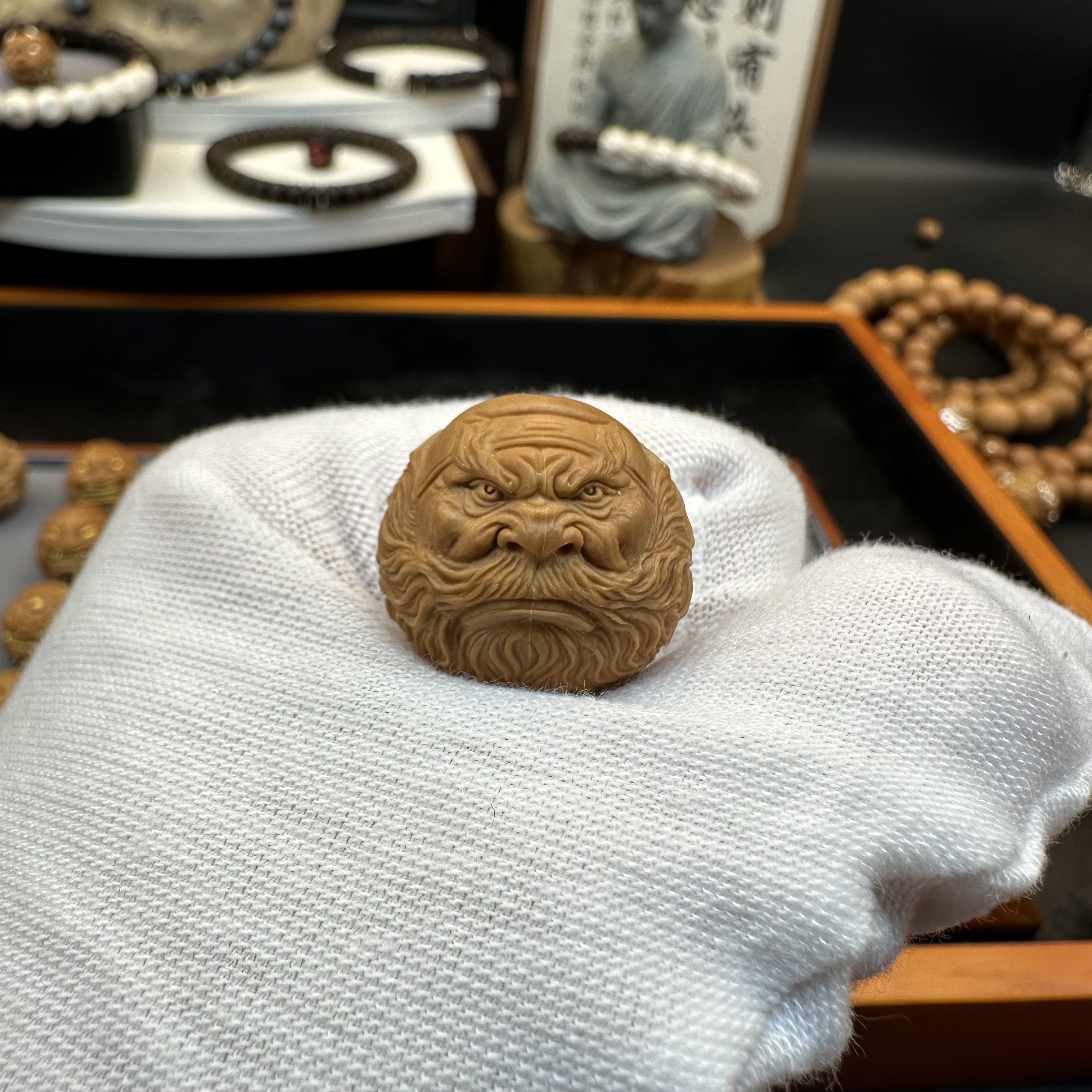 猴头核桃雕刻钟馗